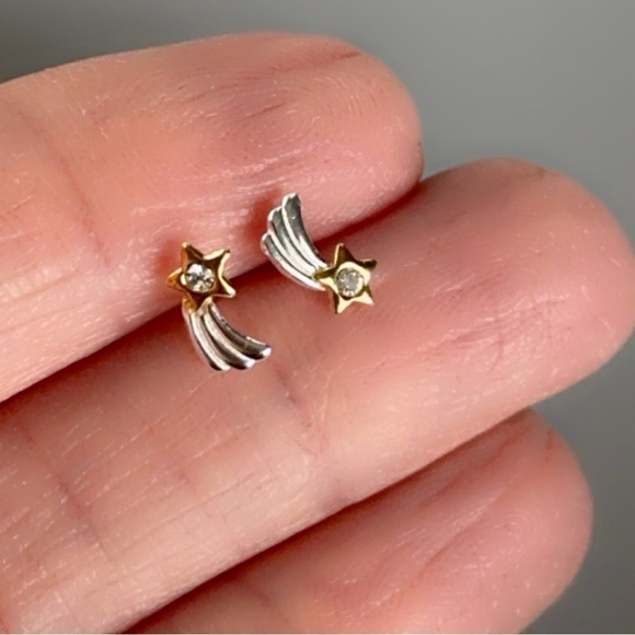 Sterling Silver Two Tone Shooting Star Studs - Picture 12 of 12